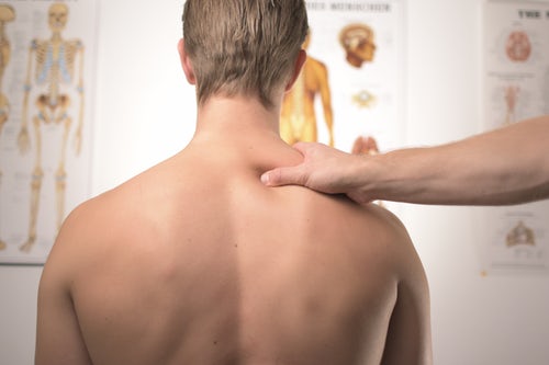 Signs That You May Need to Visit a Chiropractor for Neck Pain in Traverse City